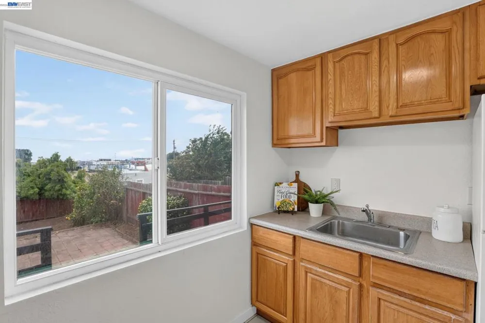 2283 30th Avenue San Francisco, CA 94116