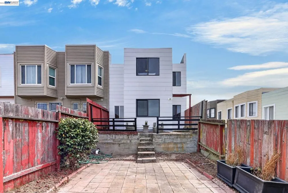 2283 30th Avenue San Francisco, CA 94116