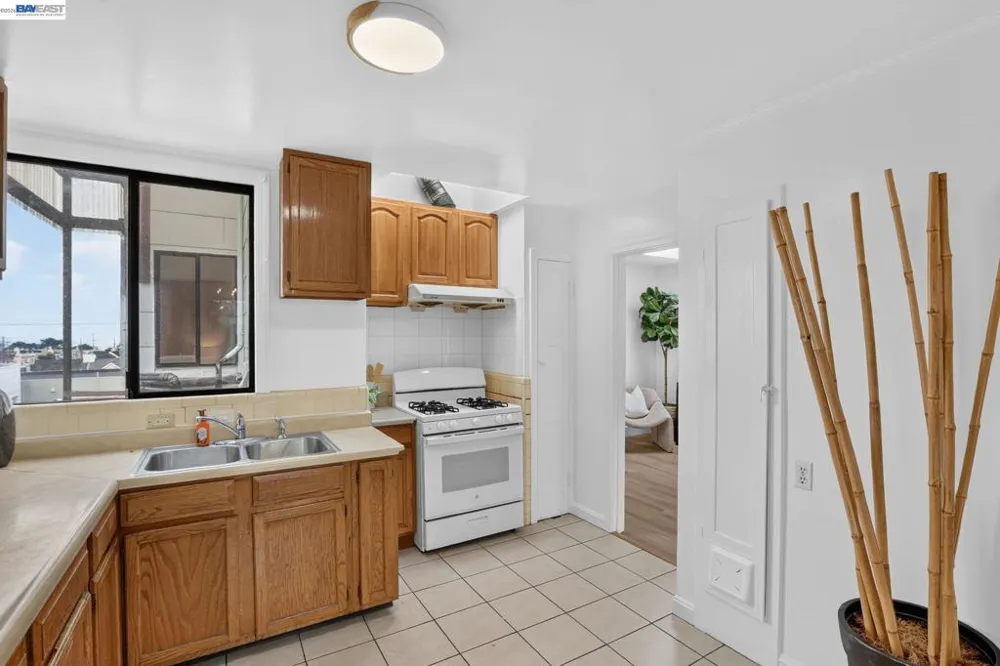 2283 30th Avenue San Francisco, CA 94116