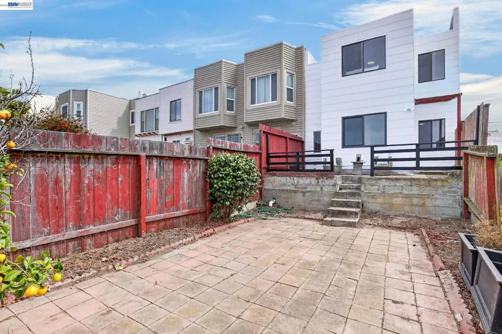 2283 30th Avenue San Francisco, CA 94116