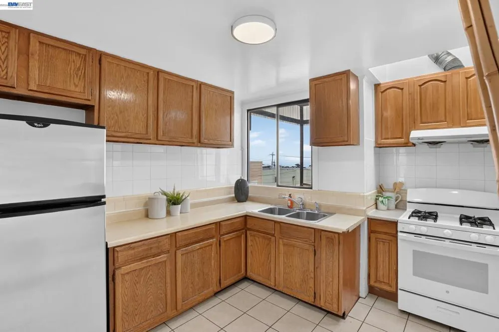 2283 30th Avenue San Francisco, CA 94116