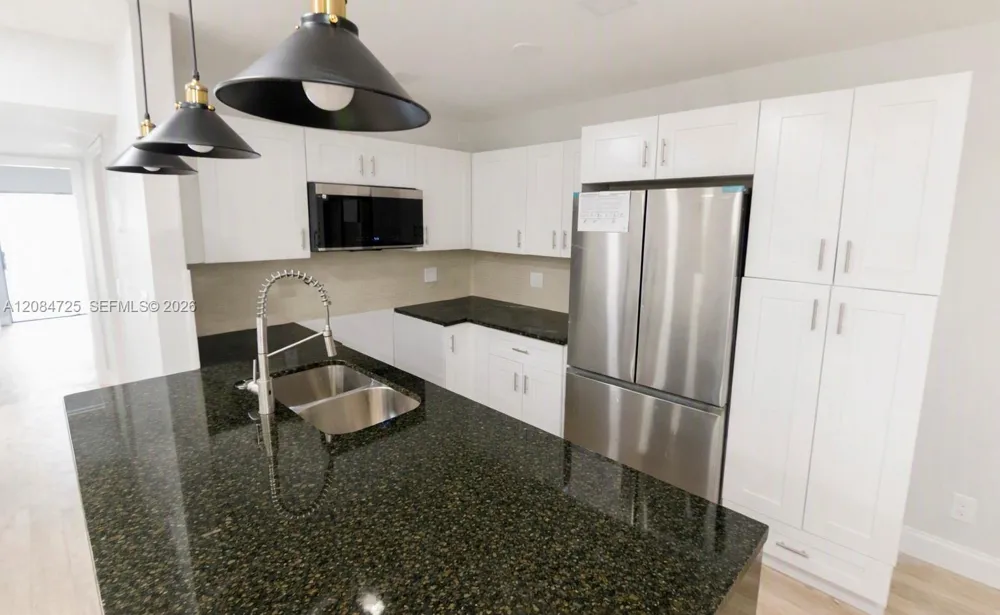 2100 Springdale Blvd #314 Palm Springs, FL 33461