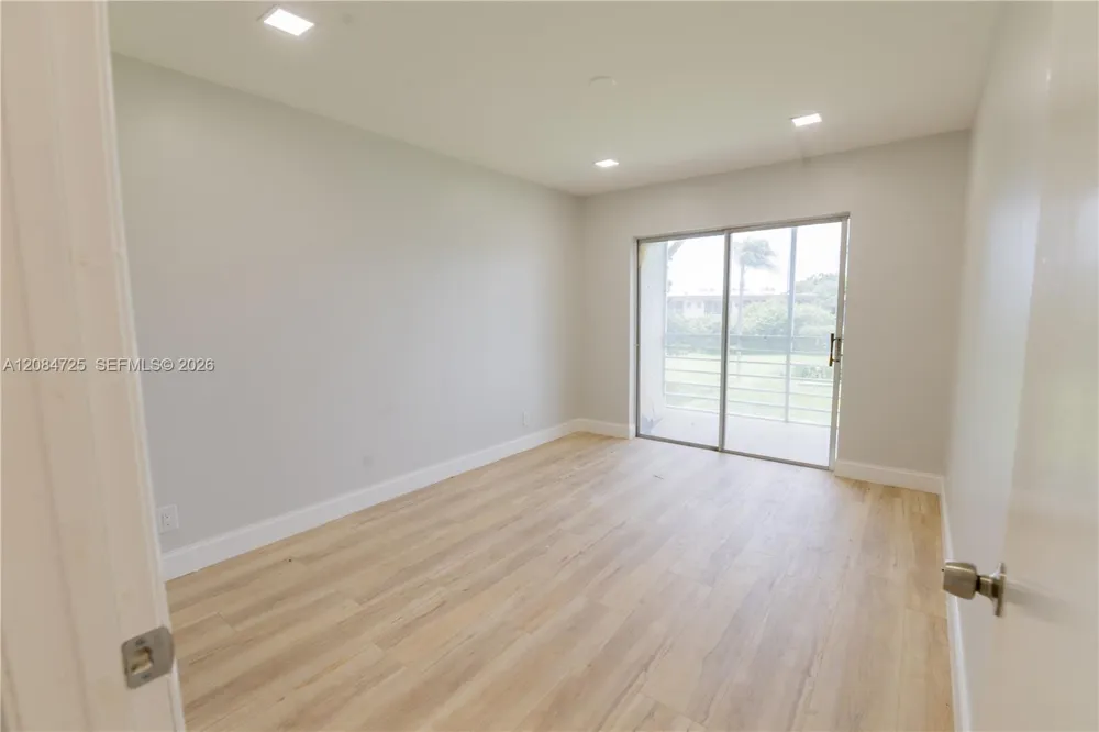 2100 Springdale Blvd #314 Palm Springs, FL 33461
