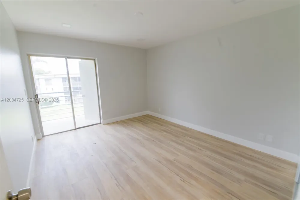 2100 Springdale Blvd #314 Palm Springs, FL 33461