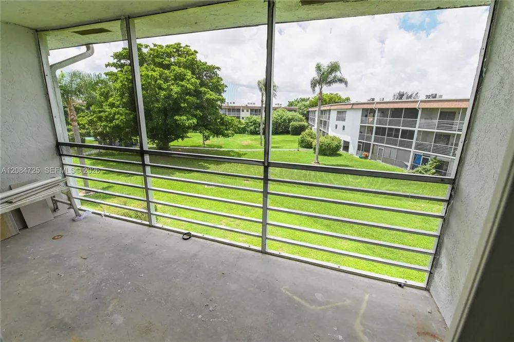 2100 Springdale Blvd #314 Palm Springs, FL 33461