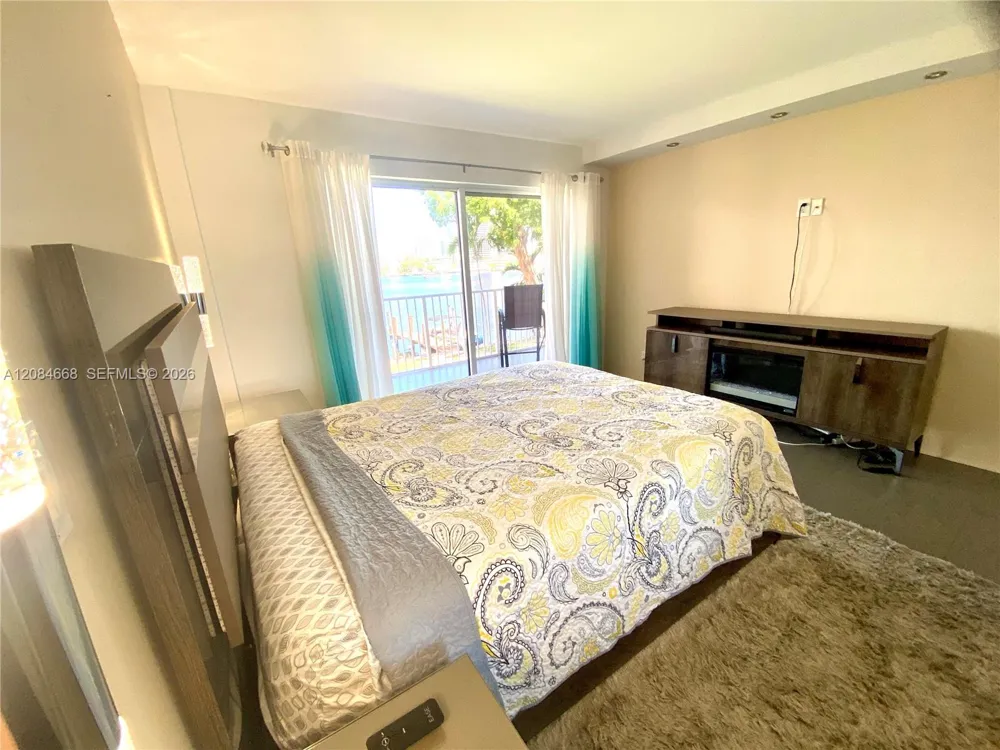 400 Golden Isles Dr #9 Hallandale Beach, FL 33009