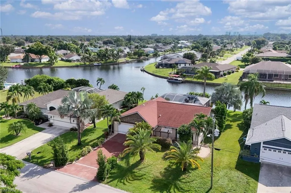 519 SE 20th Court Cape Coral, FL 33990