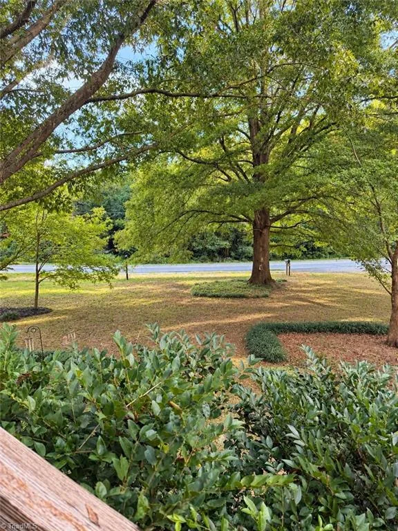 6468 Hampton Road Clemmons, NC 27012