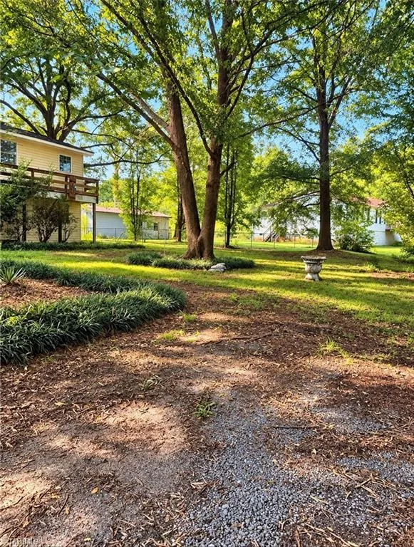 6468 Hampton Road Clemmons, NC 27012
