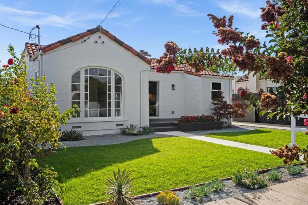 1124 Fay Street Redwood City, CA 94061