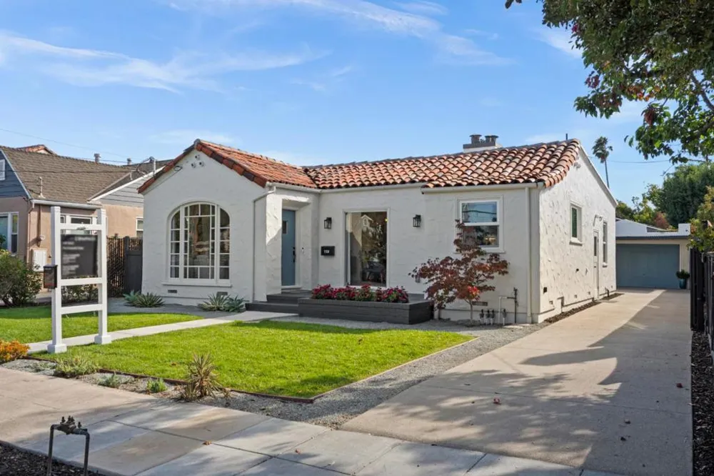 1124 Fay Street Redwood City, CA 94061
