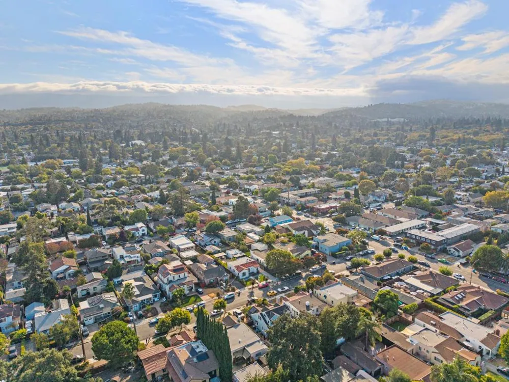 1124 Fay Street Redwood City, CA 94061