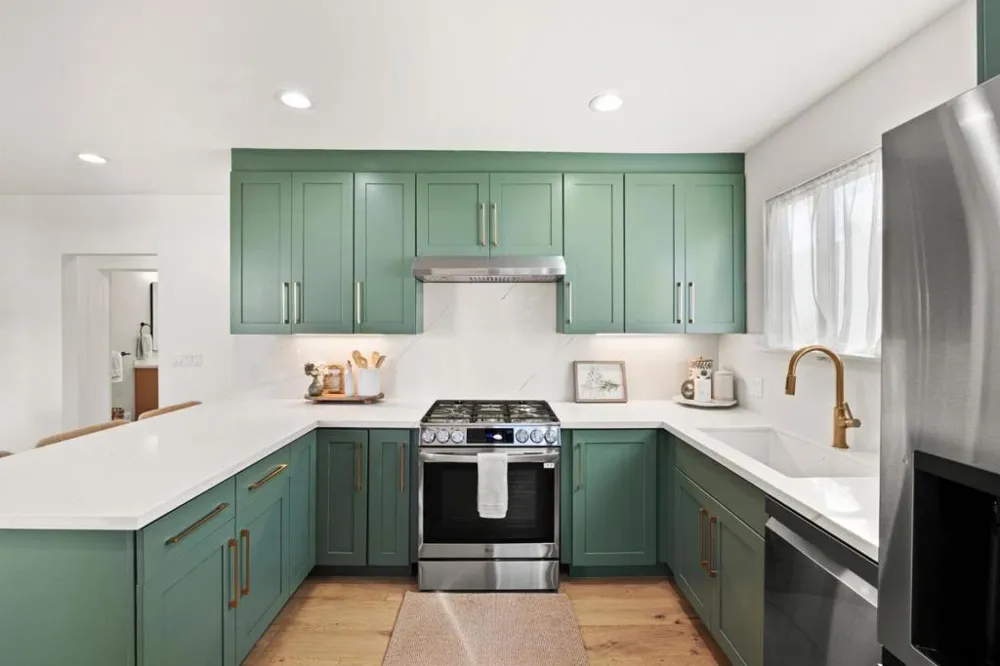 1124 Fay Street Redwood City, CA 94061