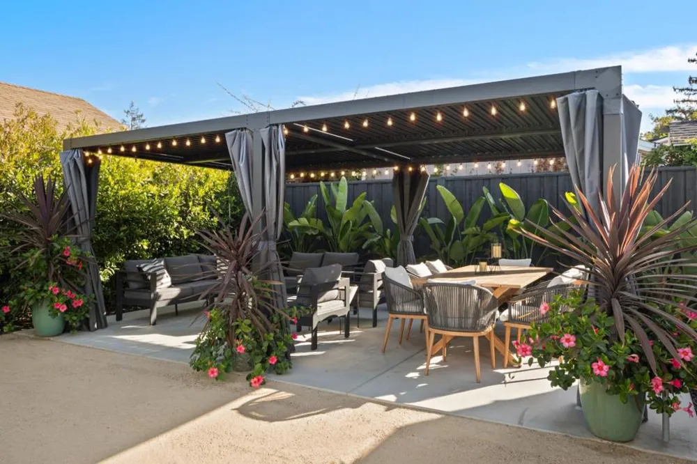1124 Fay Street Redwood City, CA 94061