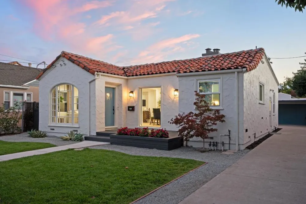 1124 Fay Street Redwood City, CA 94061