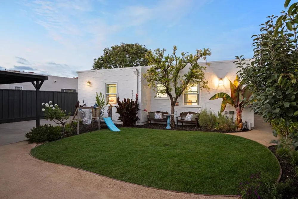 1124 Fay Street Redwood City, CA 94061