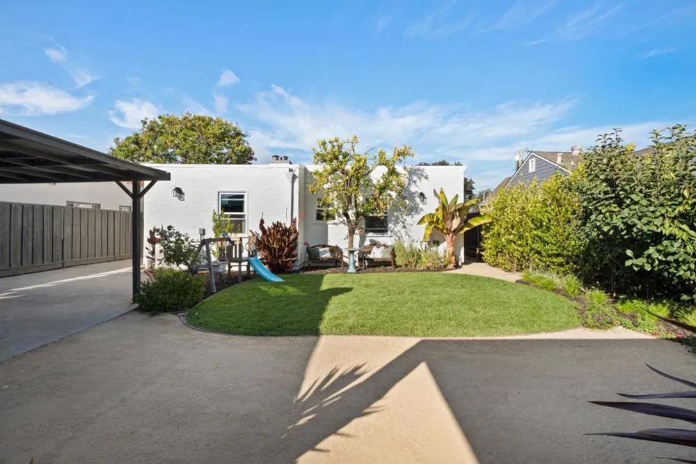 1124 Fay Street Redwood City, CA 94061