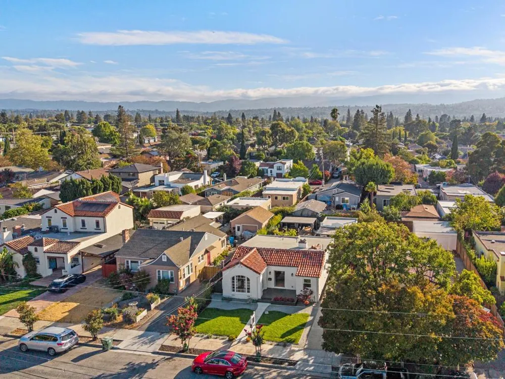 1124 Fay Street Redwood City, CA 94061