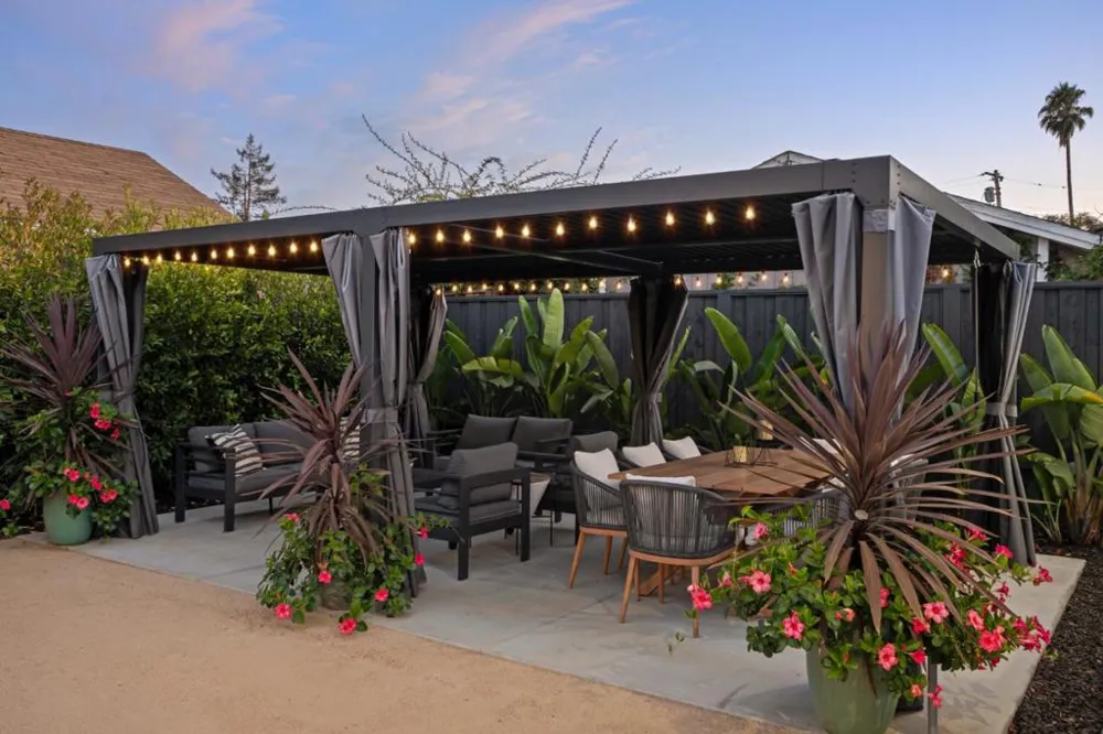 1124 Fay Street Redwood City, CA 94061