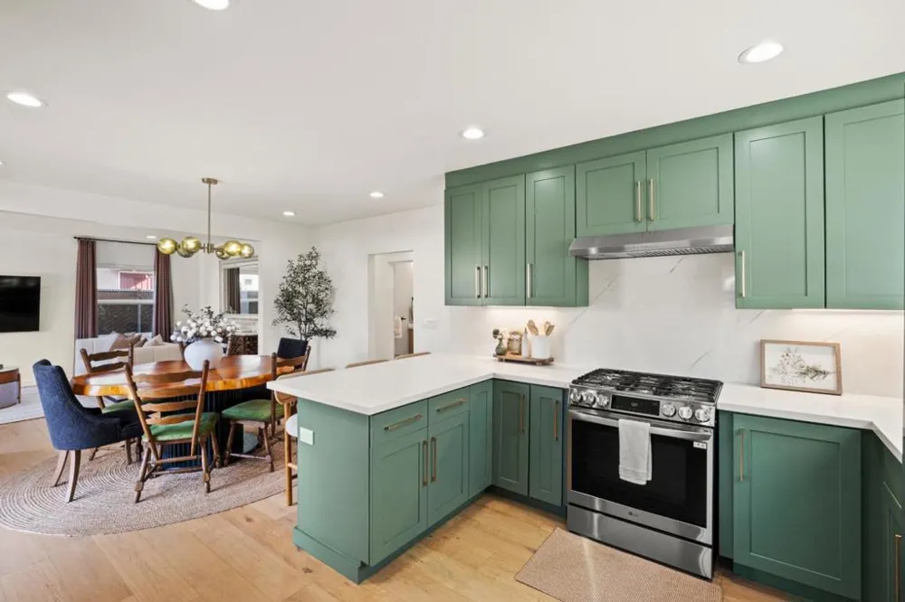 1124 Fay Street Redwood City, CA 94061