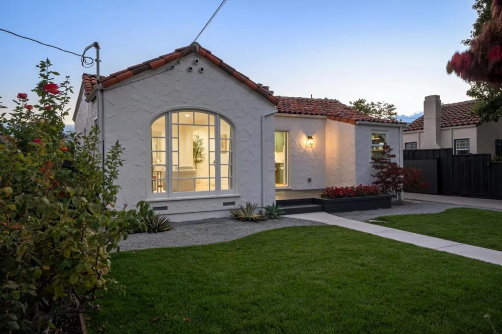 1124 Fay Street Redwood City, CA 94061
