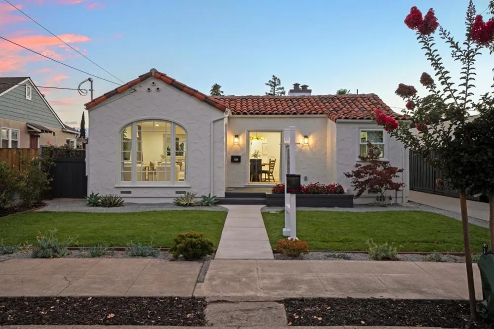 1124 Fay Street Redwood City, CA 94061