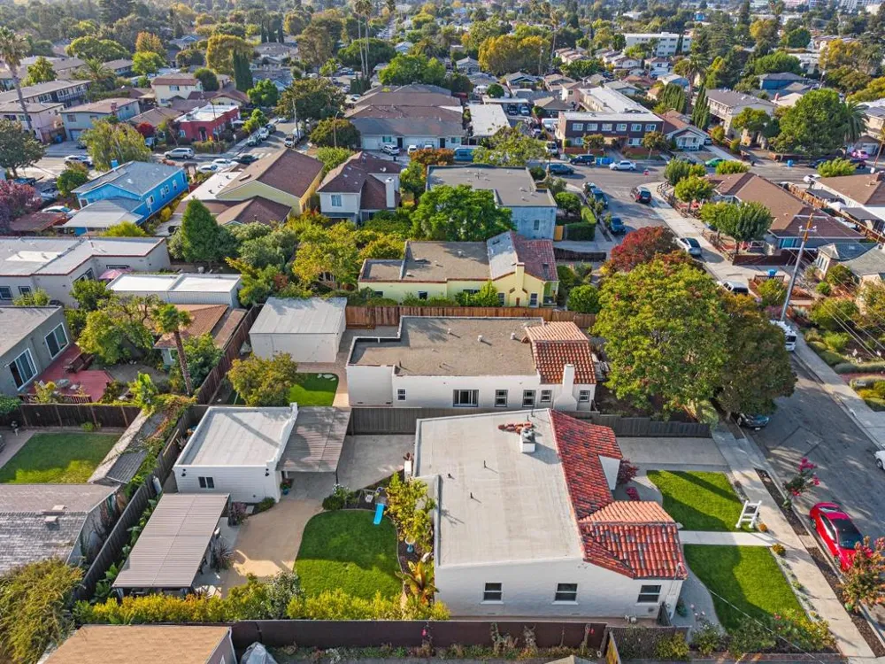 1124 Fay Street Redwood City, CA 94061