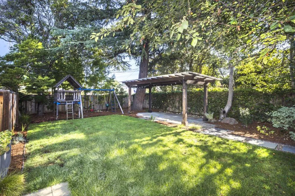 115 Walnut Street Menlo Park, CA 94025