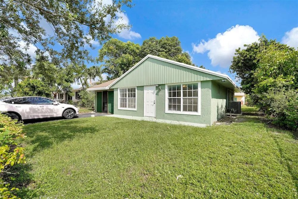3541 NW 7th Pl #3541 Lauderhill, FL 33311