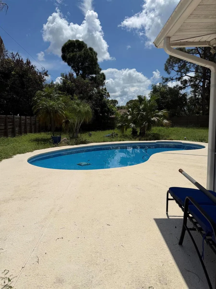 1325 SE Laconia Lane Port St. Lucie, FL 34983