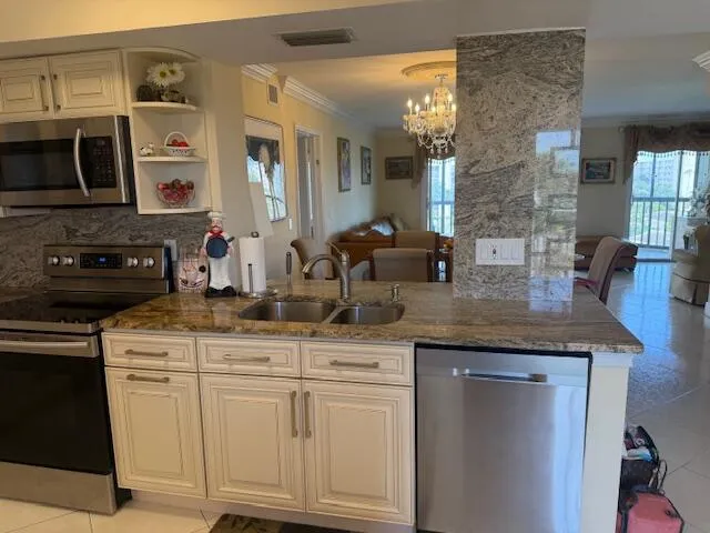 7380 S Oriole Boulevard #605 Delray Beach, FL 33446