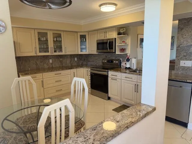 7380 S Oriole Boulevard #605 Delray Beach, FL 33446