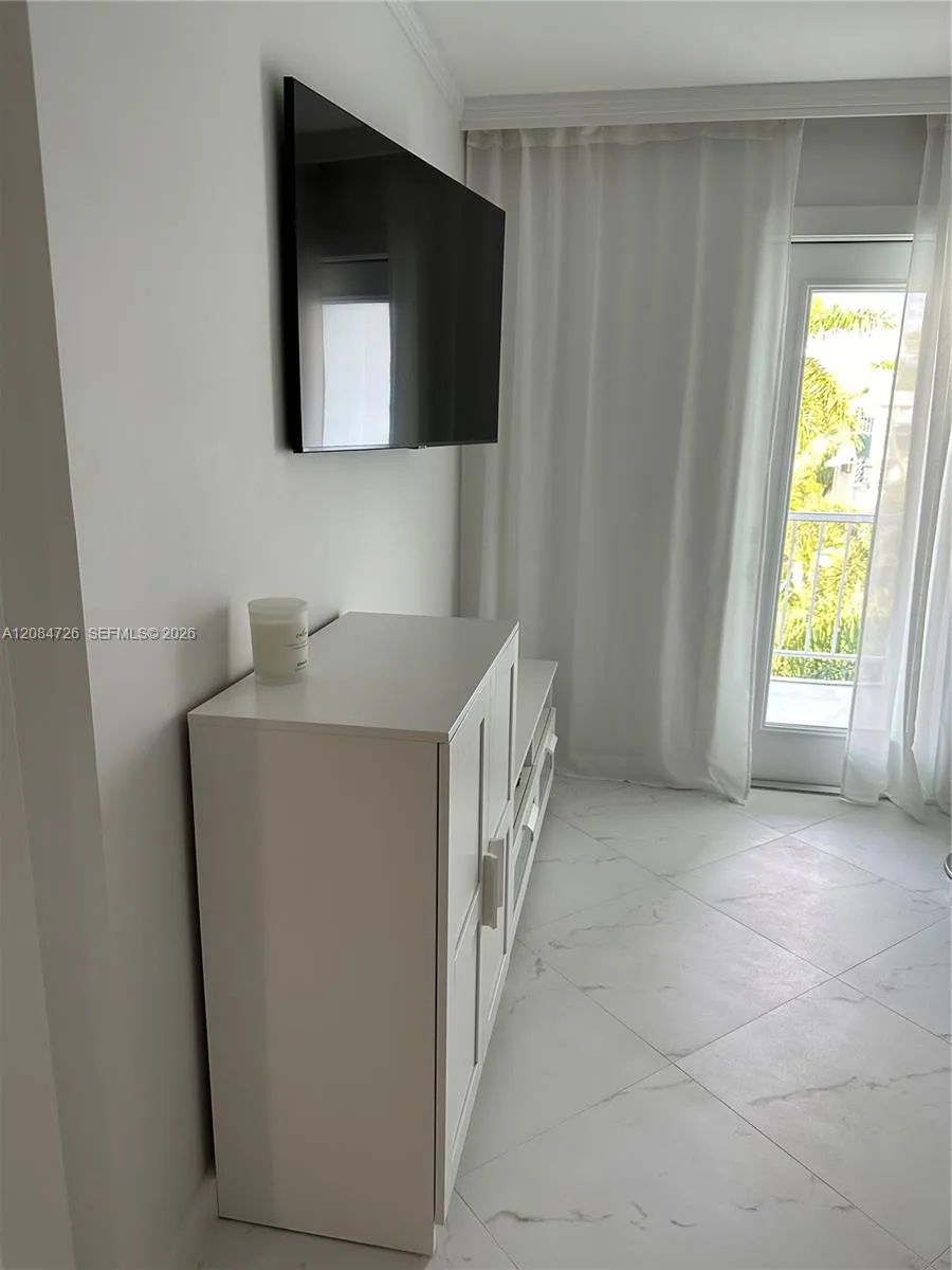 1333 E Hallandale Beach Blvd #423 Hallandale Beach, FL 33009