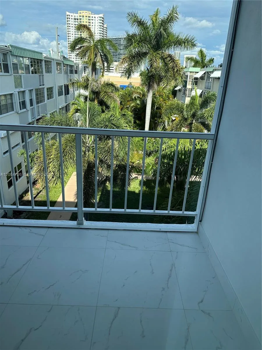 1333 E Hallandale Beach Blvd #423 Hallandale Beach, FL 33009