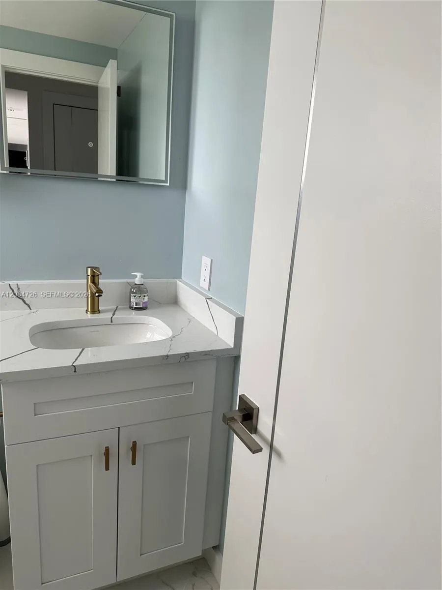 1333 E Hallandale Beach Blvd #423 Hallandale Beach, FL 33009