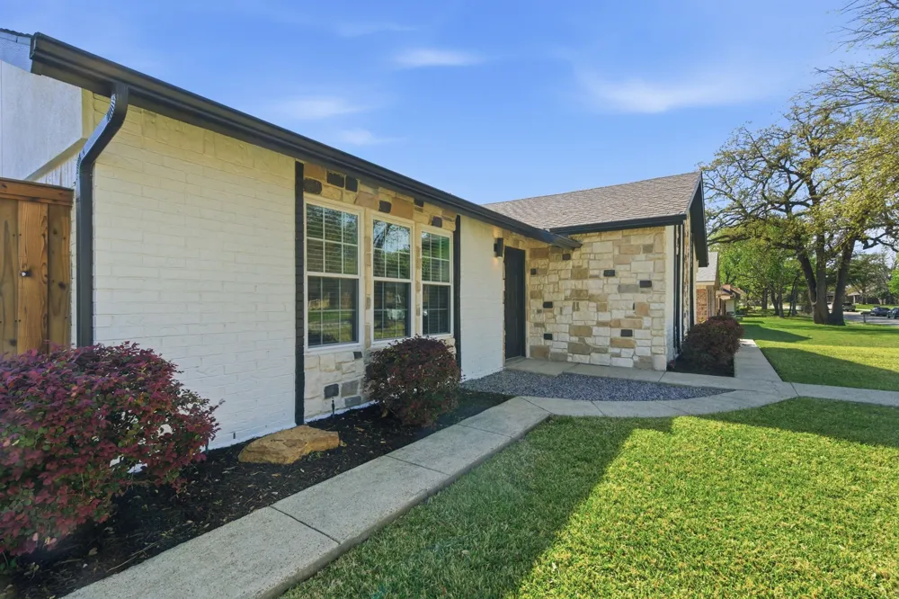 746 Red Wing Drive Lewisville, TX 75067