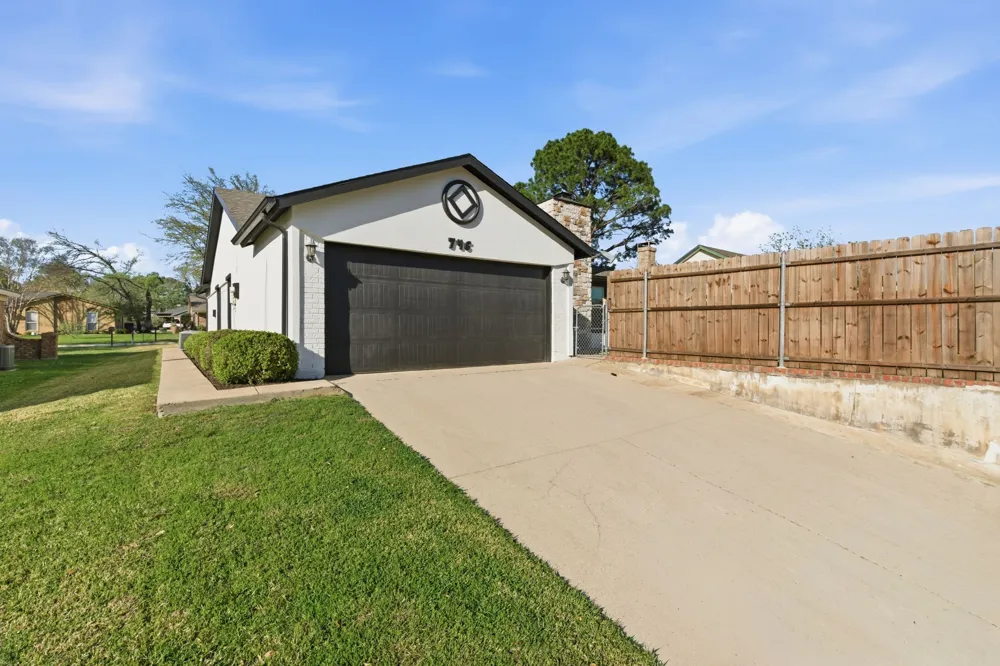 746 Red Wing Drive Lewisville, TX 75067