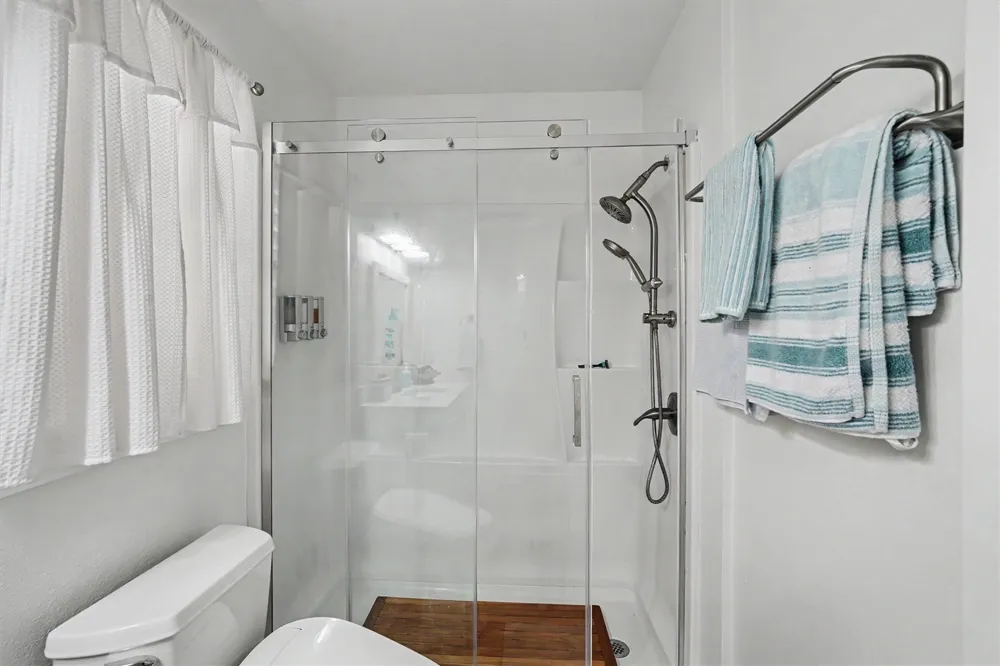531 Pompano Street Bayou Vista, TX 77563