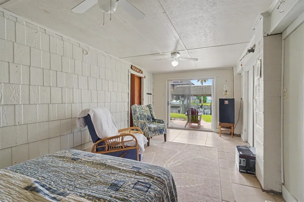 531 Pompano Street Bayou Vista, TX 77563