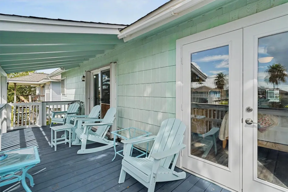 531 Pompano Street Bayou Vista, TX 77563