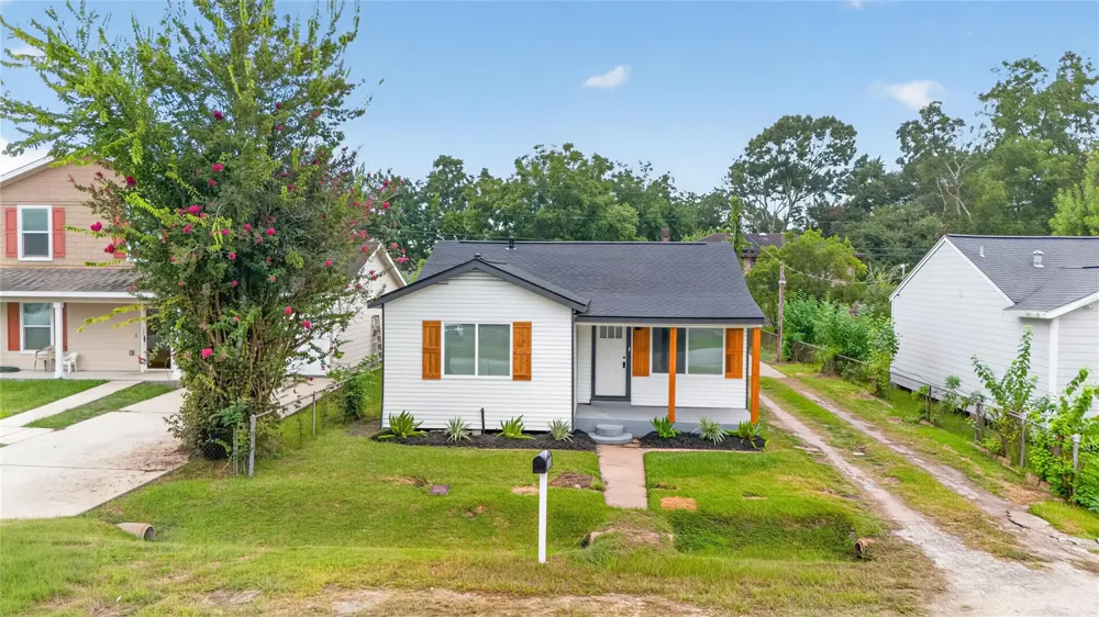 6909 Anderson Street Texas City, TX 77591