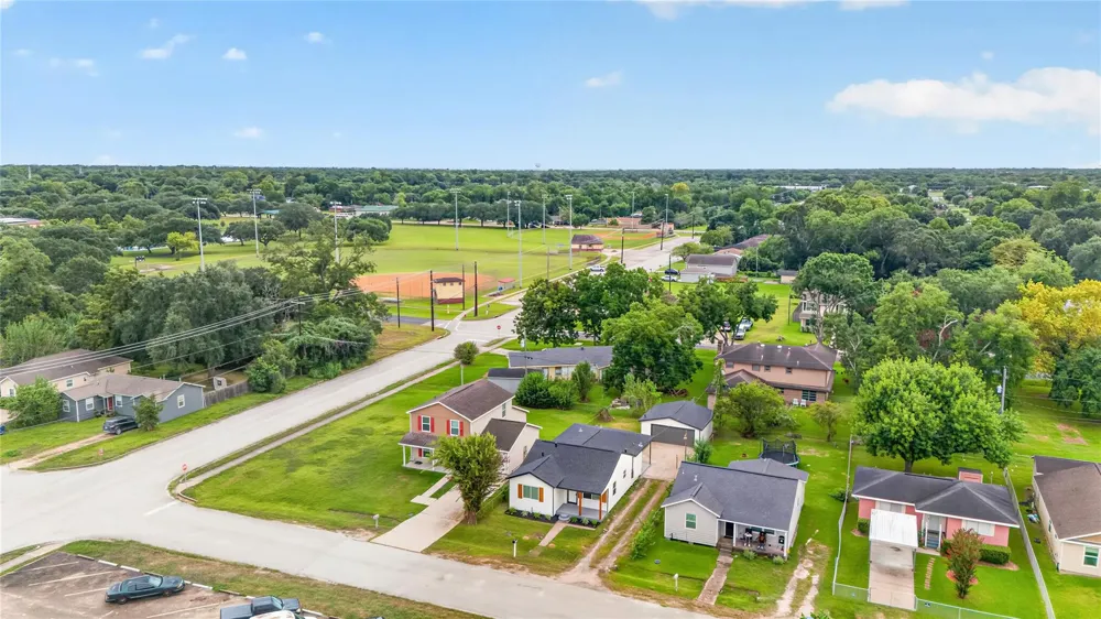 6909 Anderson Street Texas City, TX 77591