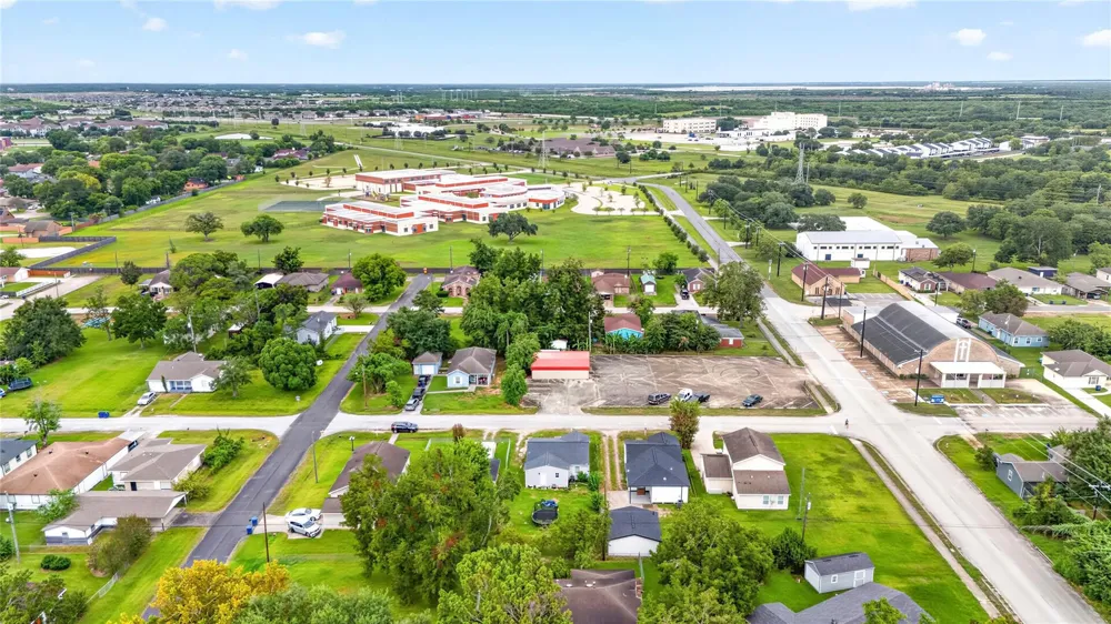 6909 Anderson Street Texas City, TX 77591