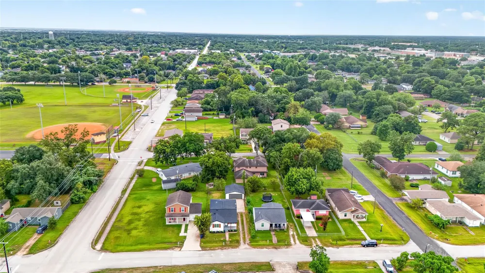 6909 Anderson Street Texas City, TX 77591