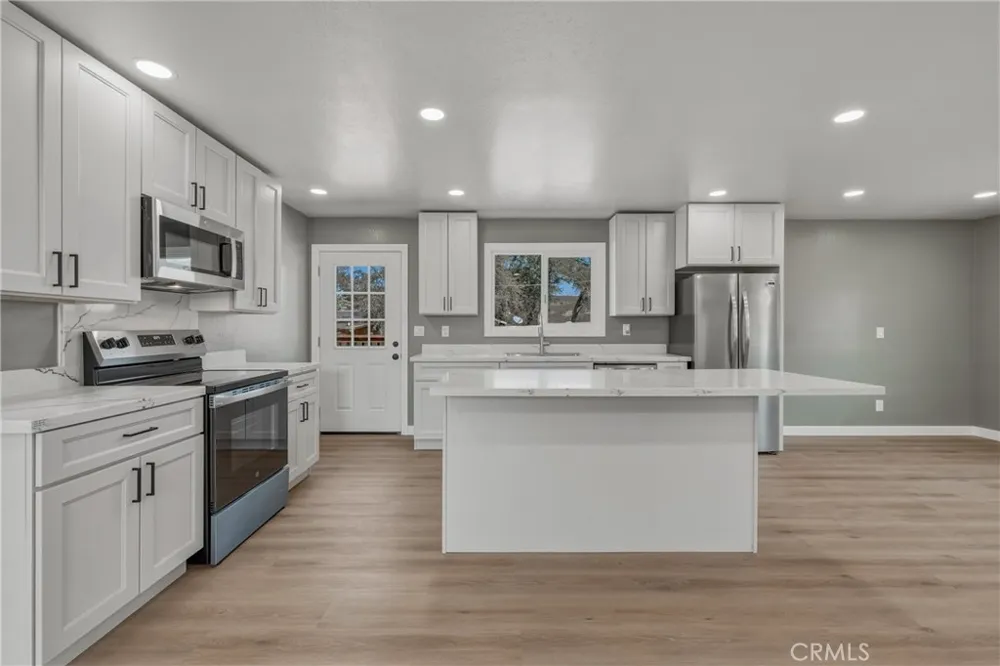 15980 32nd Clearlake, CA 95422