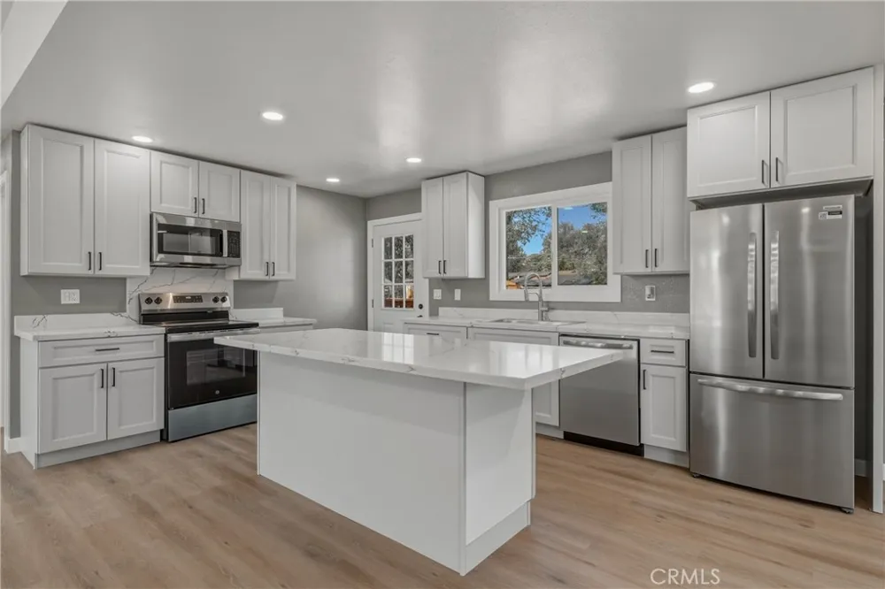 15980 32nd Clearlake, CA 95422