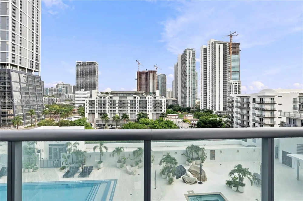 333 NE 24th St #807 Miami, FL 33137