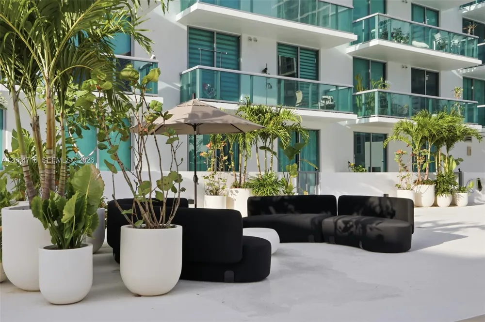 333 NE 24th St #807 Miami, FL 33137