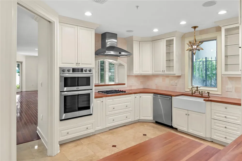 660 OSCEOLA AVENUE #101 Winter Park, FL 32789