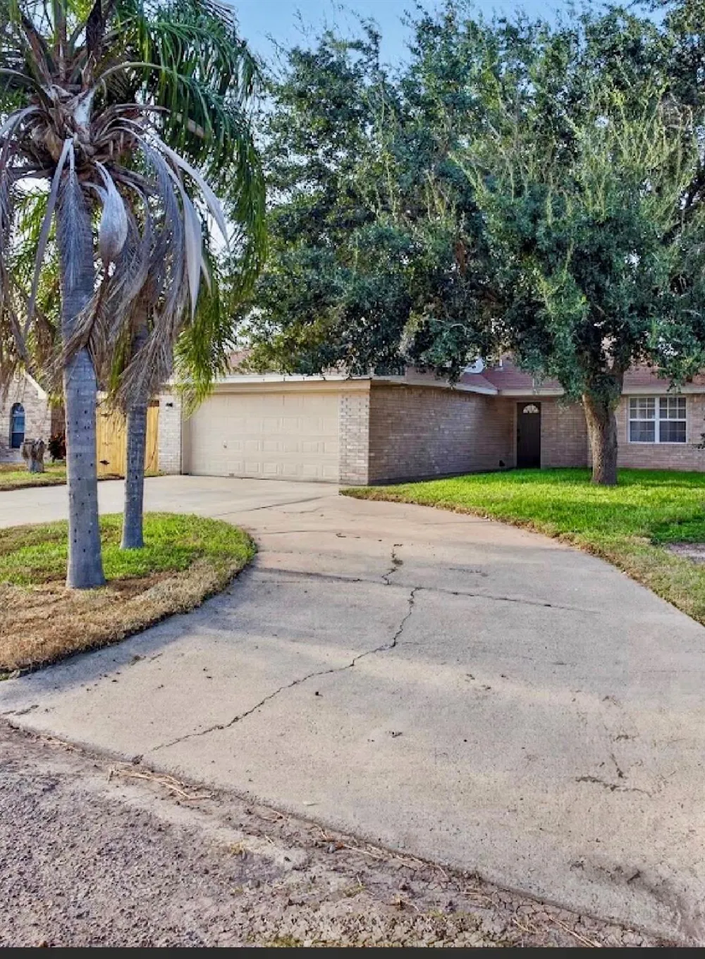 1213 11th Street Mercedes, TX 78570